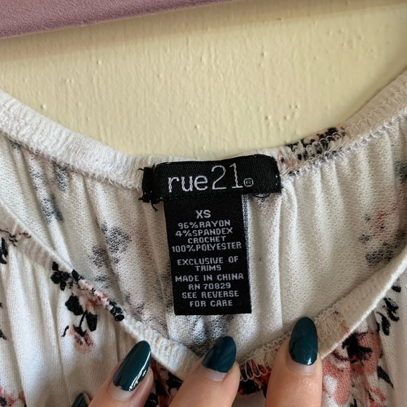 Boho floral top - Picture 2 of 3